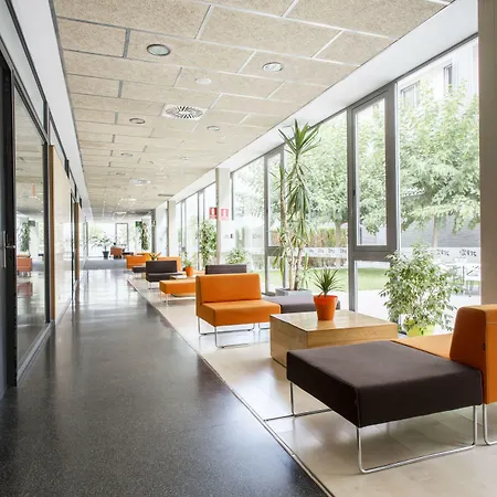 Residencia Universitaria Resa Damia Bonet 아파트 *