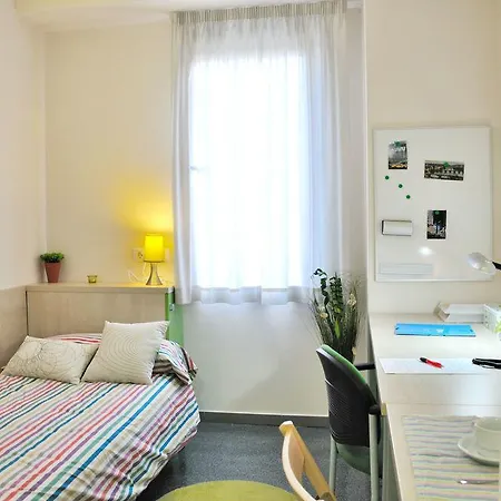 Residencia Universitaria Resa Damia Bonet 아파트 *