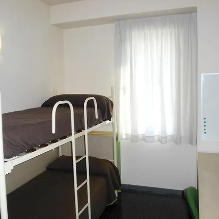 Residencia Universitaria Resa Damia Bonet 아파트 *