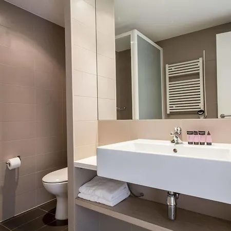 Residencia Universitaria Resa Damia Bonet * Valencia