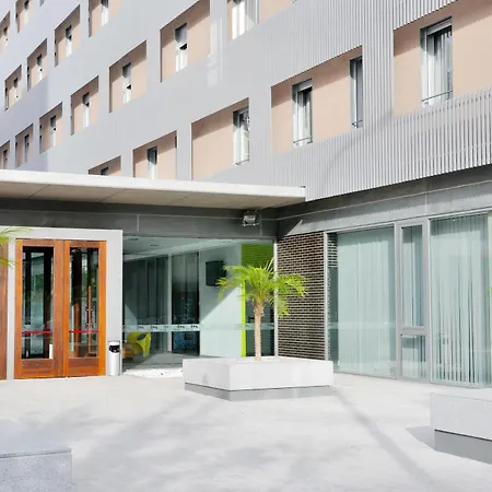 Residencia Universitaria Resa Damia Bonet * Valencia