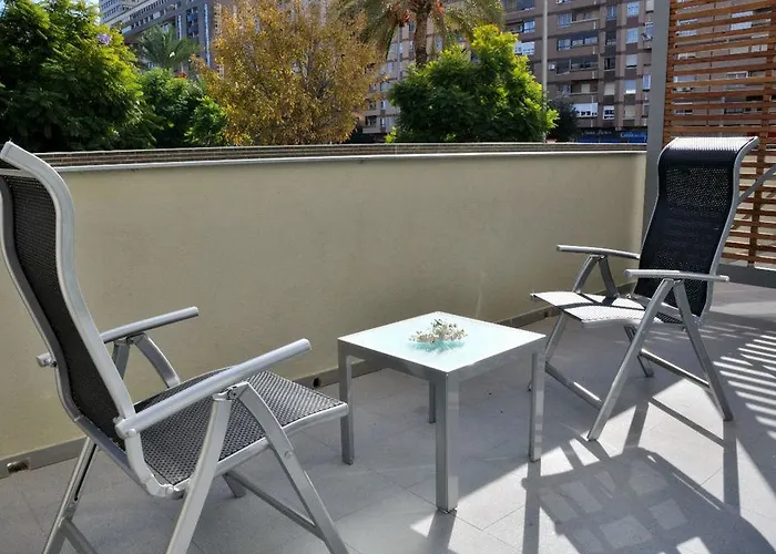 Residencia Universitaria Resa Damia Bonet *